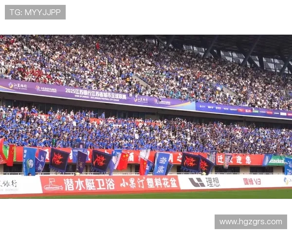 大马丁履行承诺将训练服赠送家乡球队球迷传递友爱精神