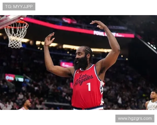 哈登半场轰26分三分神准快船大比分领先太阳小卡稳健狄龙拼劲十足